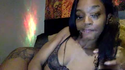 Snapshot of iysisfv chatting on May 15, 1:45 am iysisfv online show from May 15, 1:45 am