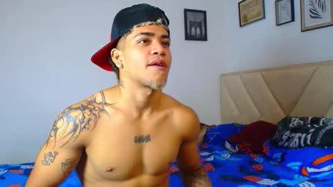 izaack online show from February 1, 11:09 am