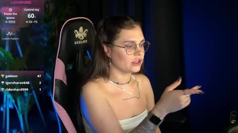 Lina online show from May 9, 2:44 pm