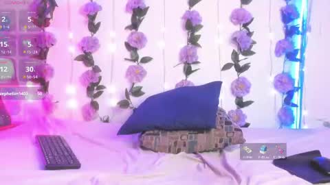 Snapshot of izan_02 chatting on July 6, 9:28 pm izan online show from July 6, 9:28 pm
