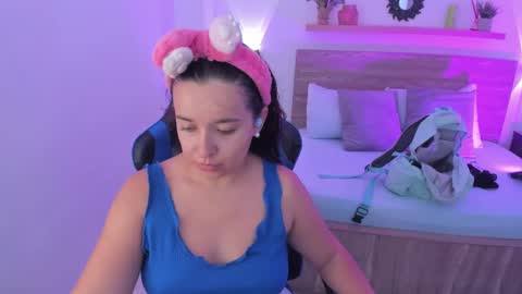 Iza online show from September 18, 1:13 pm