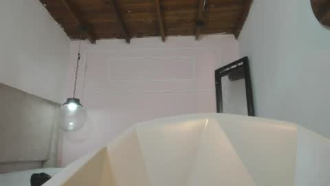 izelevans online show from March 30, 12:17 pm