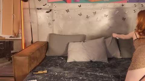 izi online show from February 13, 6:27 pm