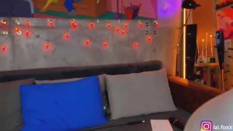 izi online show from October 29, 4:09 pm