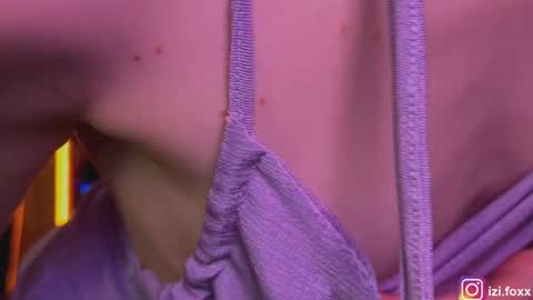 izi online show from November 22, 4:17 pm