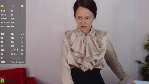 Snapshot of izzy_cam chatting on January 11, 5:23 am Queen of nylon Victoria online show from January 11, 5:23 am