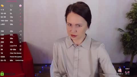 Snapshot of izzy_cam chatting on February 18, 5:03 am Queen of nylon Victoria online show from February 18, 5:03 am