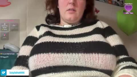 Snapshot of izzyishottttt chatting on November 1, 7:16 pm izzyishottttt online show from November 1, 7:16 pm