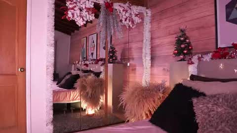 Snapshot of izzywild1 chatting on December 16, 10:42 am izzywild1 online show from December 16, 10:42 am