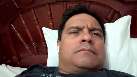 j0shua70 online show from November 1, 5:09 am