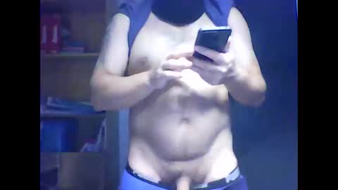 Snapshot of j29sanchez140511 chatting on October 21, 7:20 am j29sanchez140511 online show from October 21, 7:20 am