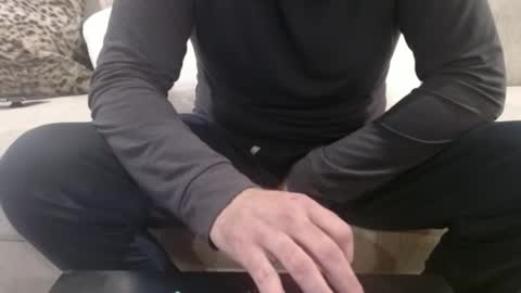 Snapshot of j335129 chatting on December 15, 1:59 pm James online show from December 15, 1:59 pm