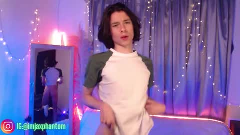 Snapshot of j_a_x_x_x_o_n chatting on September 23, 6:05 am Hey im Jaxxxon check my info online show from September 23, 6:05 am