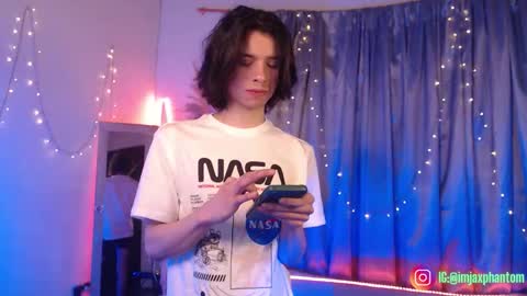 Snapshot of j_a_x_x_x_o_n chatting on October 9, 8:12 am Hey im Jaxxxon check my info online show from October 9, 8:12 am