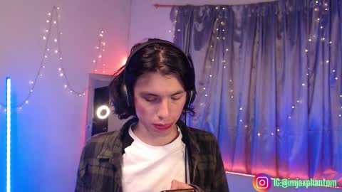 Snapshot of j_a_x_x_x_o_n chatting on October 21, 9:43 am Hey im Jaxxxon check my info online show from October 21, 9:43 am