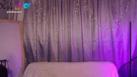 Hey im Jaxxxon check my info     online show from April 8, 11:32 am