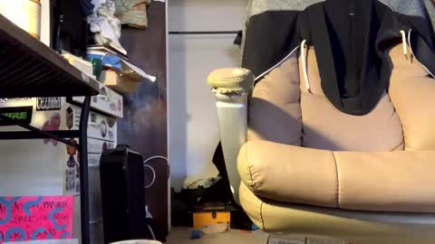 Snapshot of j_boogie_mane chatting on March 11, 10:09 pm j boogie online show from March 11, 10:09 pm