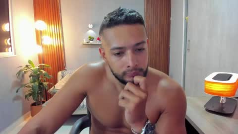 Snapshot of j_calix chatting on April 19, 12:54 am Calix Independient model Insta and twt Calixsnake online show from April 19, 12:54 am