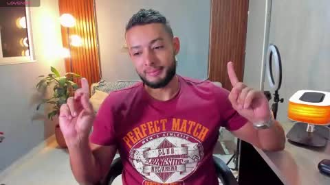 Snapshot of j_calix chatting on April 22, 11:39 pm Calix Independient model Insta and twt Calixsnake online show from April 22, 11:39 pm