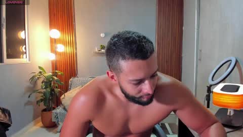 Snapshot of j_calix chatting on April 28, 11:54 pm Calix Independient model Insta and twt Calixsnake online show from April 28, 11:54 pm