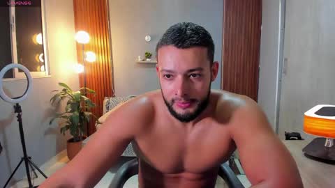 Snapshot of j_calix chatting on May 3, 11:22 pm Calix Independient model Insta and twt Calixsnake online show from May 3, 11:22 pm