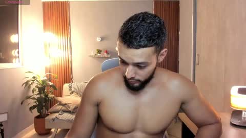 Snapshot of j_calix chatting on May 20, 11:55 pm Calix Independient model Insta and twt Calixsnake online show from May 20, 11:55 pm