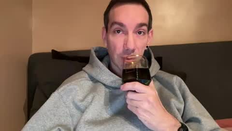 Snapshot of j_dc chatting on February 22, 9:48 pm j_dc online show from February 22, 9:48 pm