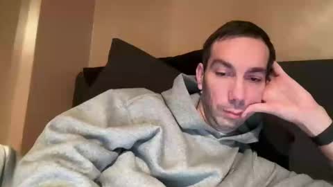 Snapshot of j_dc chatting on February 24, 7:52 pm j_dc online show from February 24, 7:52 pm