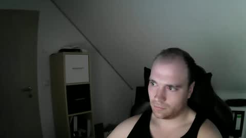 here4y online show from November 26, 10:16 am