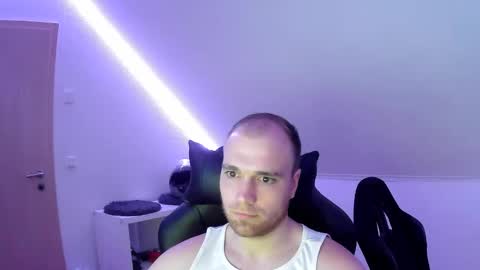 Snapshot of j_german783377 chatting on February 10, 8:02 pm here4y online show from February 10, 8:02 pm