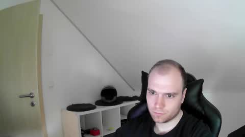 Snapshot of j_german783377 chatting on February 22, 10:25 am here4y online show from February 22, 10:25 am