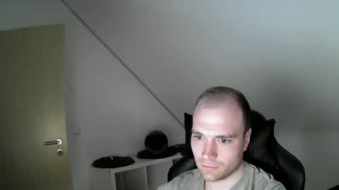 Snapshot of j_german783377 chatting on March 28, 7:08 am here4y online show from March 28, 7:08 am