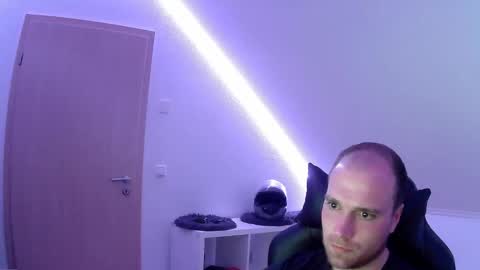 Snapshot of j_german783377 chatting on April 7, 7:25 pm here4y online show from April 7, 7:25 pm