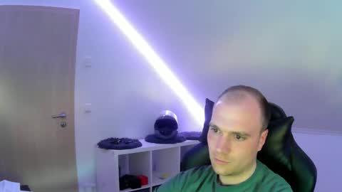 Snapshot of j_german783377 chatting on April 14, 5:41 pm here4y online show from April 14, 5:41 pm