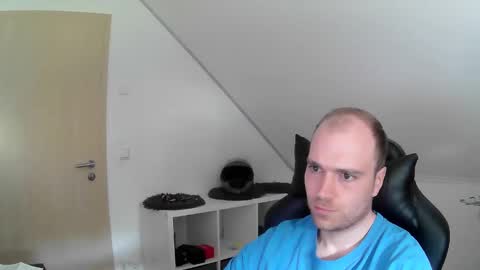 Snapshot of j_german783377 chatting on April 25, 7:44 am here4y online show from April 25, 7:44 am