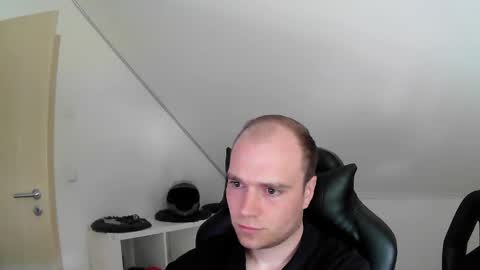 Snapshot of j_german783377 chatting on May 4, 8:21 am here4y online show from May 4, 8:21 am