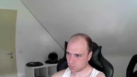 Snapshot of j_german783377 chatting on May 6, 9:47 am here4y online show from May 6, 9:47 am