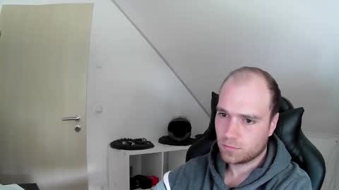 Snapshot of j_german783377 chatting on May 17, 9:17 am here4y online show from May 17, 9:17 am