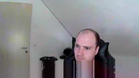 Snapshot of j_german783377 chatting on May 19, 10:21 am here4y online show from May 19, 10:21 am