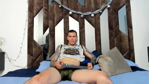 Snapshot of j_king__ chatting on January 5, 9:40 pm J King online show from January 5, 9:40 pm