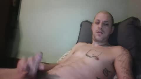 Snapshot of j_lion85 chatting on December 3, 10:02 am j_lion85 online show from December 3, 10:02 am