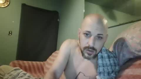 Snapshot of j_lion85 chatting on February 11, 11:04 am j_lion85 online show from February 11, 11:04 am