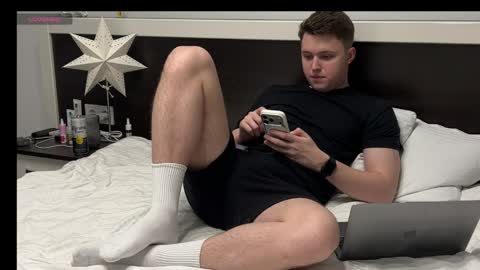 j_lyle_x online show from May 6, 7:08 pm