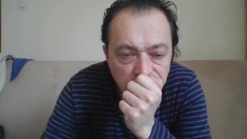 Snapshot of ja424387 chatting on November 30, 11:03 am Tomek online show from November 30, 11:03 am