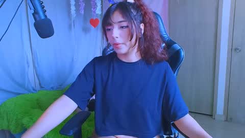 Snapshot of jaadee18 chatting on March 2, 9:01 pm jade 18 online show from March 2, 9:01 pm