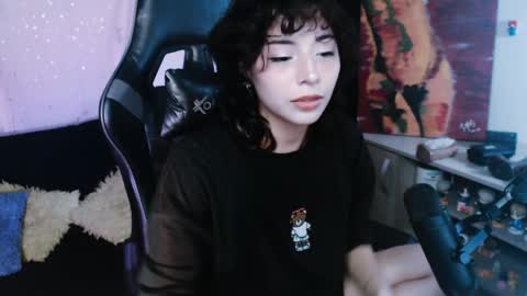 jade 18  online show from April 1, 1:06 am