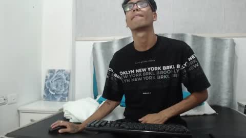 Snapshot of jacck_black chatting on June 20, 8:00 pm jacck_black online show from June 20, 8:00 pm