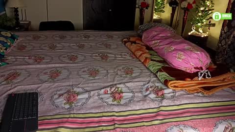 Snapshot of jace_desi chatting on December 29, 4:40 pm Jace online show from December 29, 4:40 pm