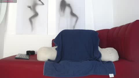    online show from April 7, 11:10 am