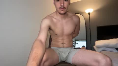 INDEPENDENT MODEL online show from March 22, 11:13 am